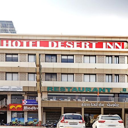 Hotel Desert Inn Tharad Ngoại thất bức ảnh