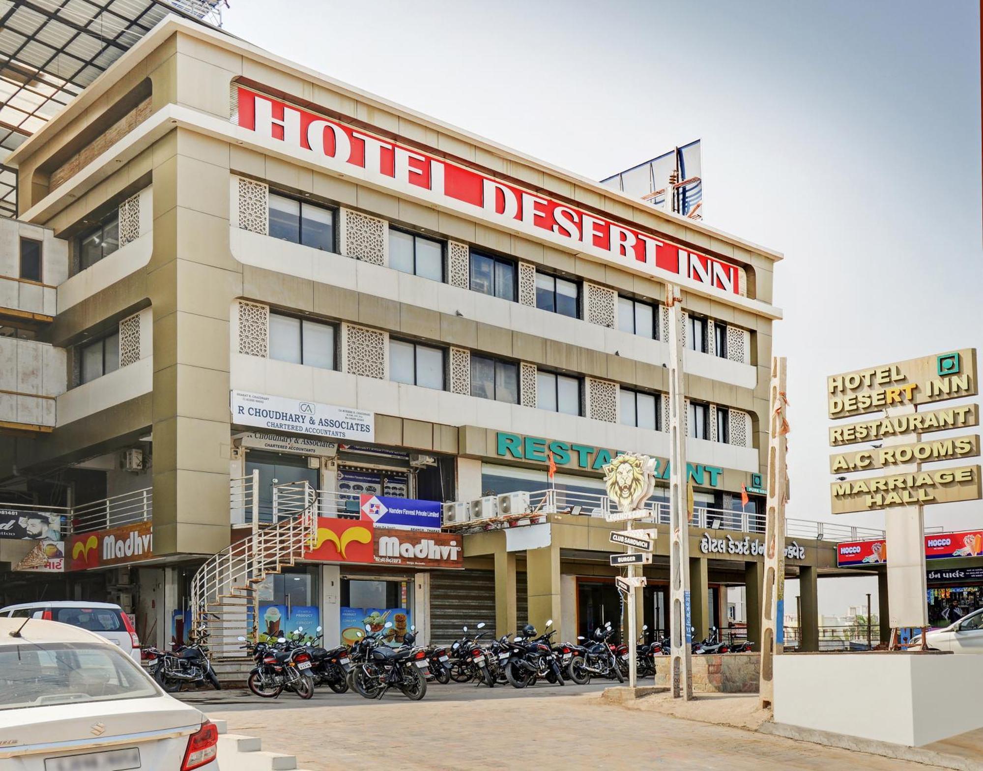 Hotel Desert Inn Tharad Ngoại thất bức ảnh